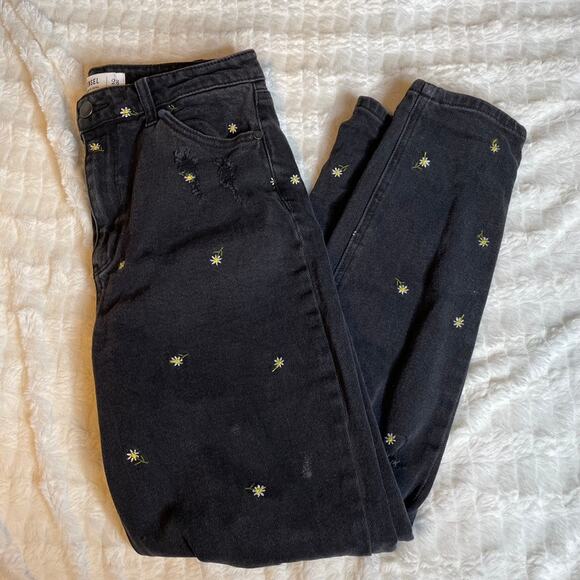 TINSEL Daisy Washed Black Floral Distressed Ripped‎ Knee Jeans High Rise 28 - Picture 2 of 6